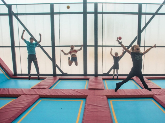 Trampolinespringen bij SkagaVenture in Schagen (2 uur)